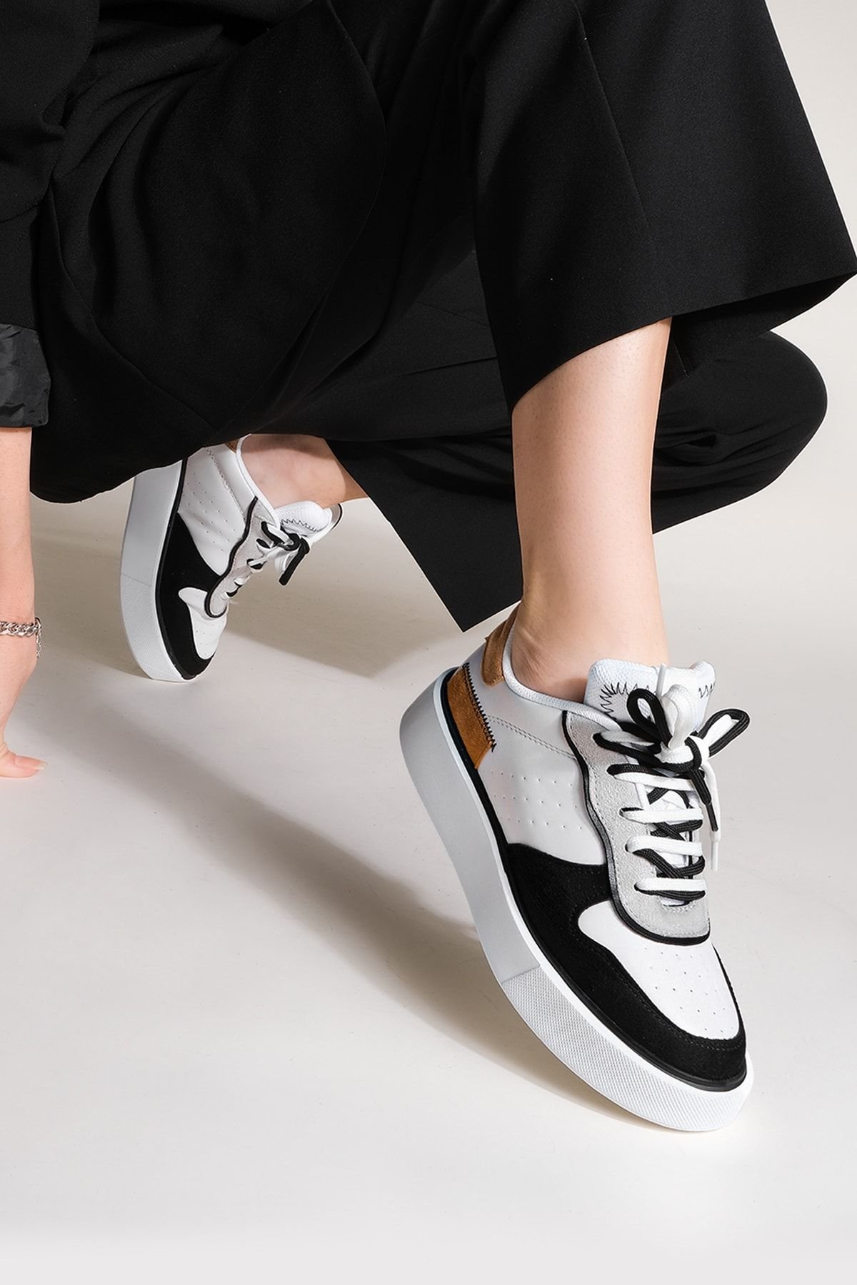 Kadın Sneaker Yüksek Taban Blok Renk Bağcıklı Spor Ayakkabı Pera beyaz